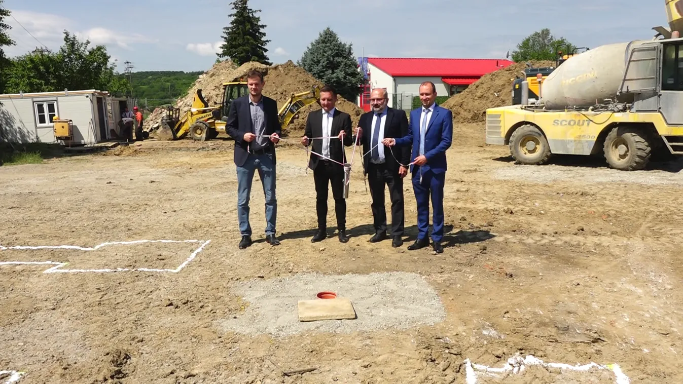 Sásdon átadták a város felújított főútját