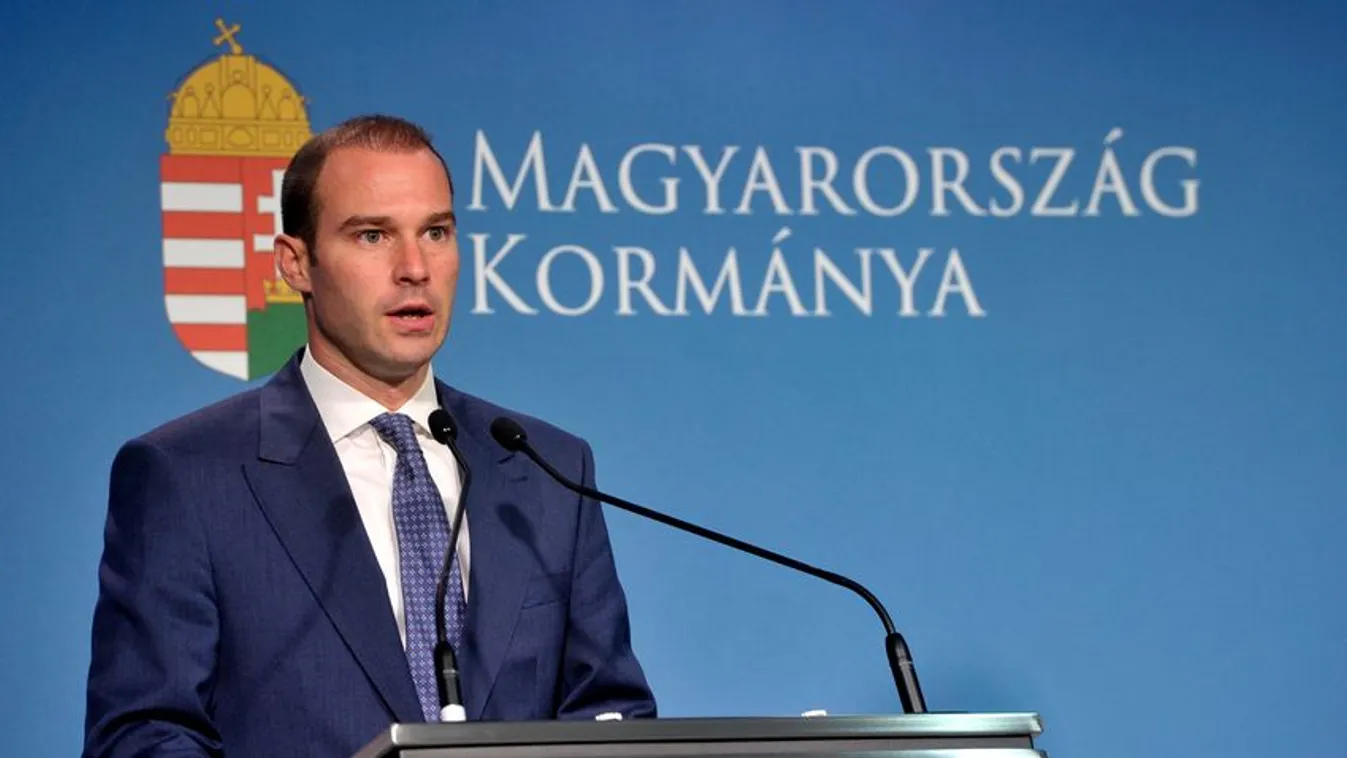 Hollik: Elég a brüsszeli és a hazai baloldal őrült ötleteiből!