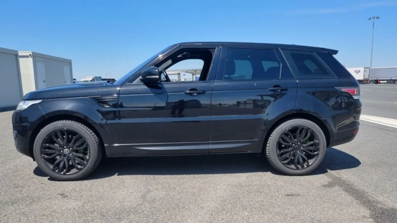 13 milliós Range Rover akadt fenn Csanádpalotán