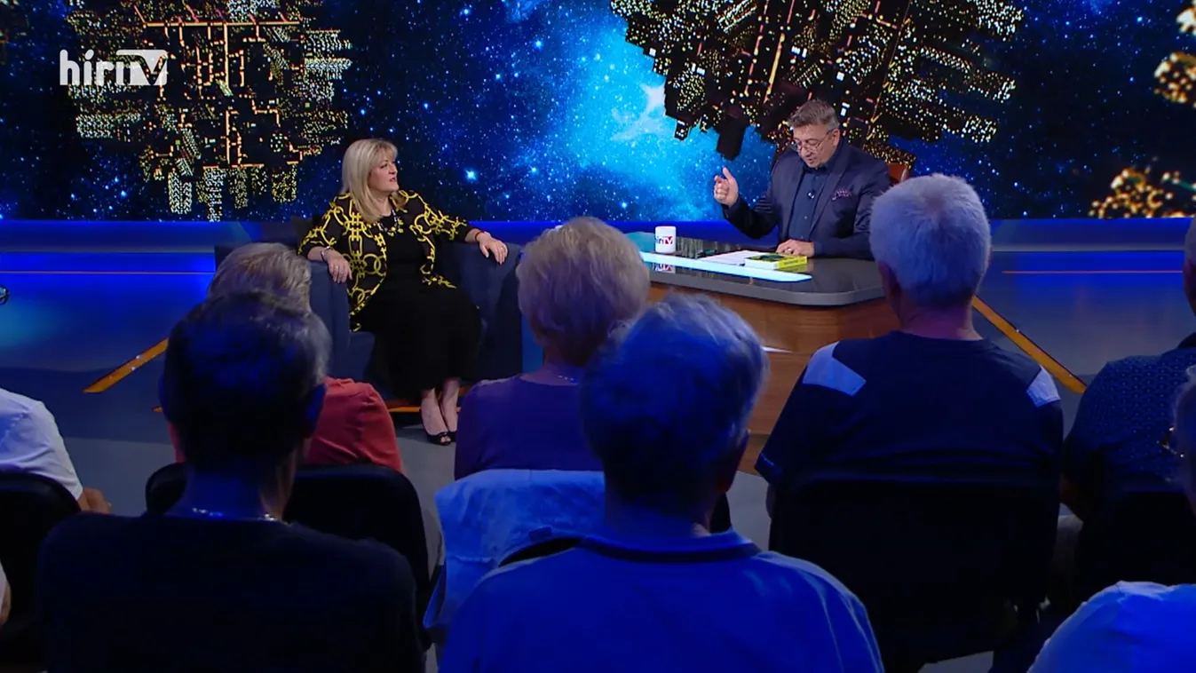 Schmidt Mária: Korszakhatáron