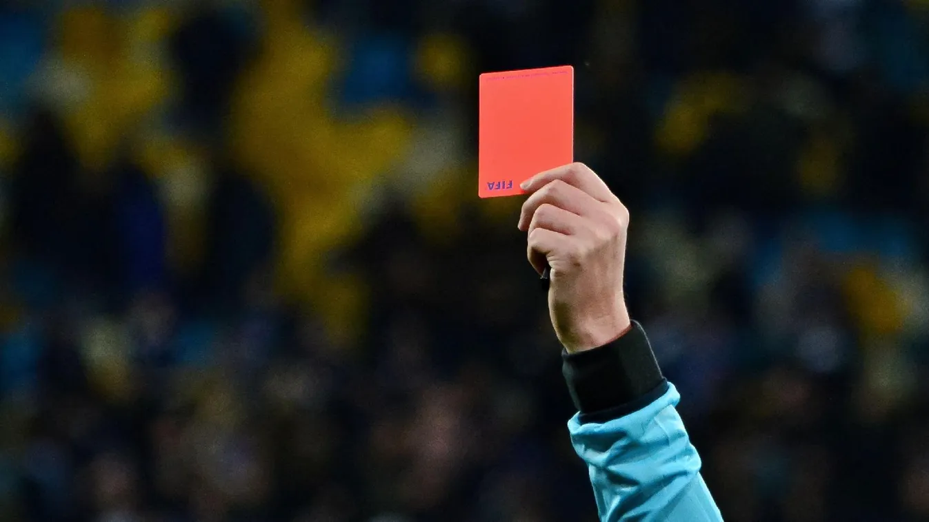 Halálra vertek egy futballbírót