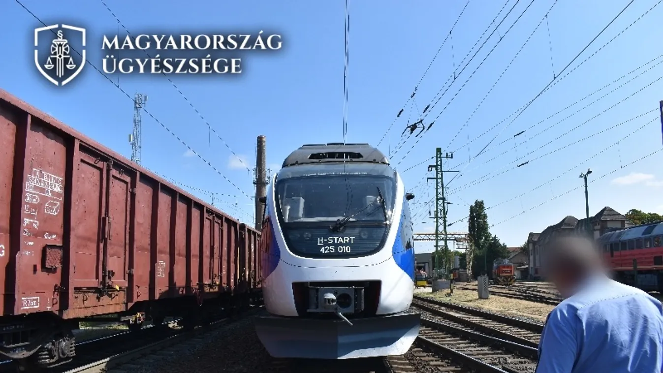 A mozdonyvezető figyelmetlensége miatt majdnem összeütközött két vonat