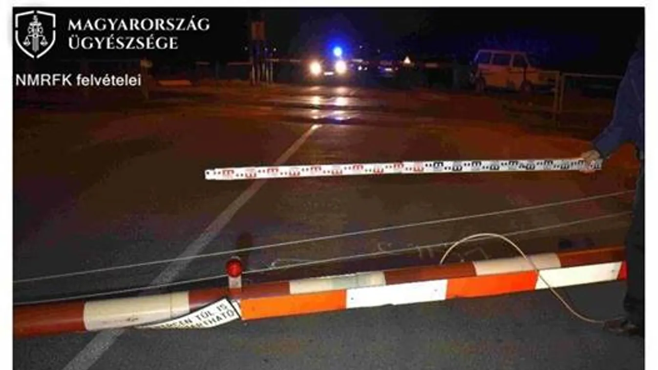 Áttörte a sorompó rúdjait a figyelmetlen nő