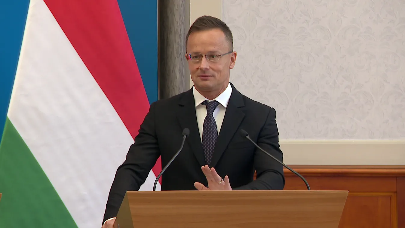 Szijjártó Péter: Jó hír, hogy Boris Johnson marad a brit kormányfő