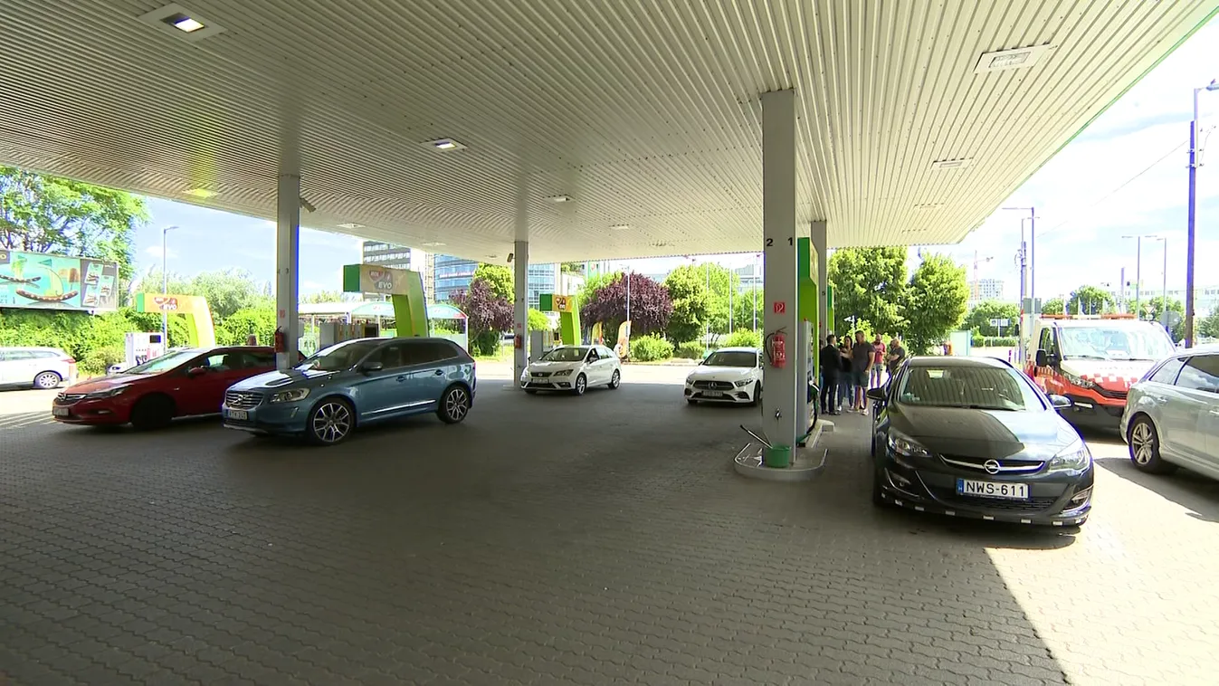 A benzinárstoppal 12 ezer forintot takarítanak meg a magyarok tankolásonként