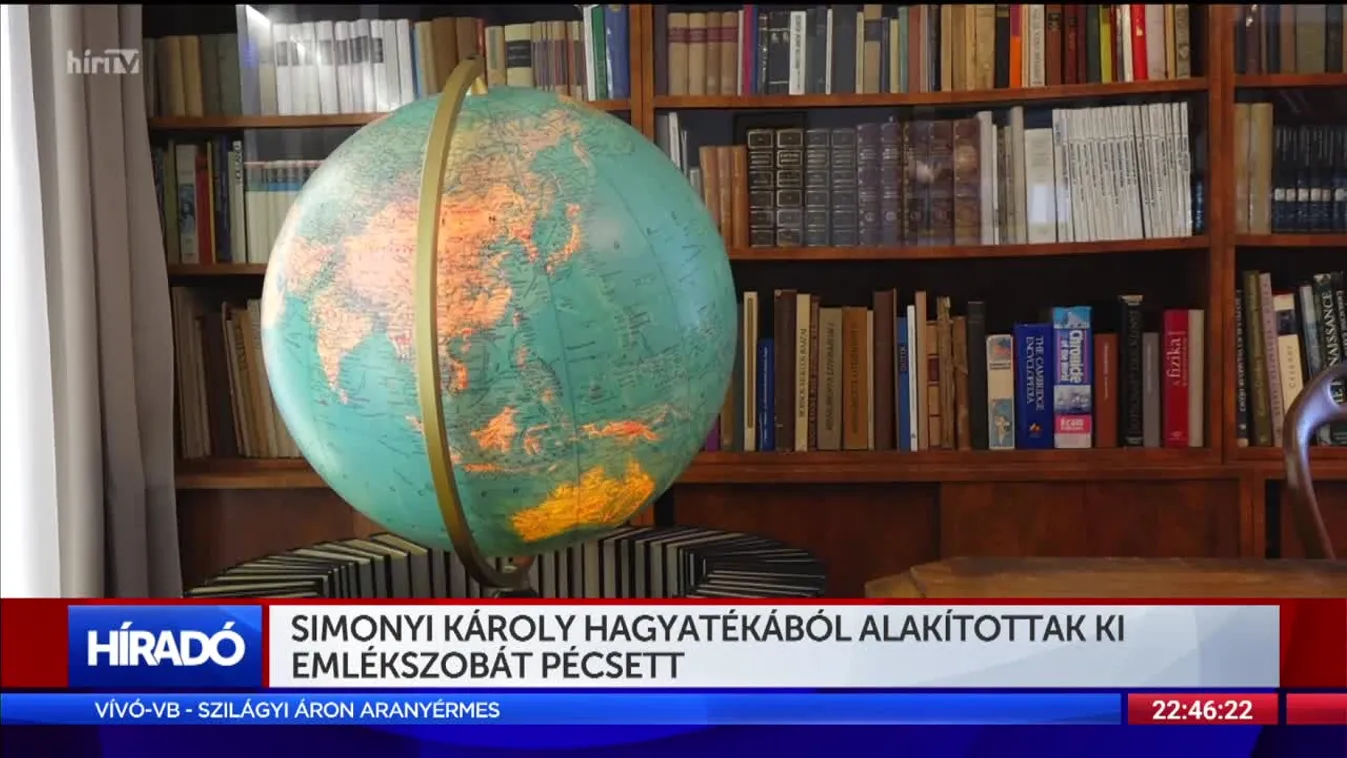 Simonyi Károly hagyatékából alakítottak ki emlékszobát Pécsett