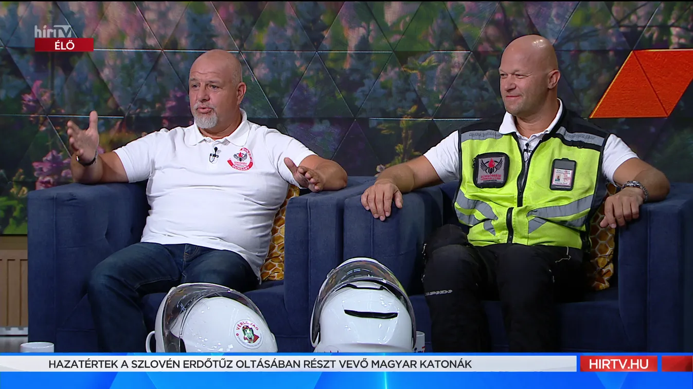 Mozaik: Motoron száguldva mentenek életet a vérlovagok