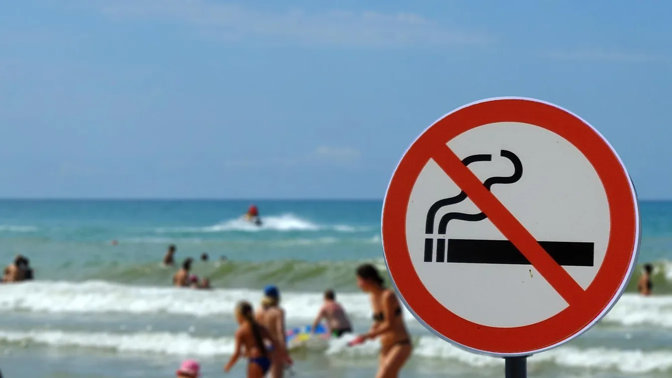 Dohányzási tilalom lépett életbe Barcelona minden tengerparti strandján