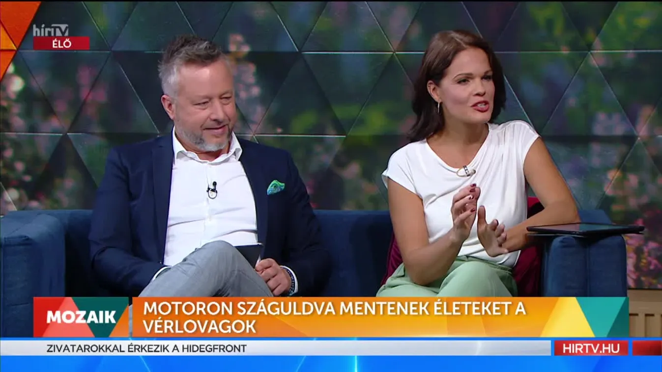 Mozaik: Motoron száguldva mentenek életet a vérlovagok