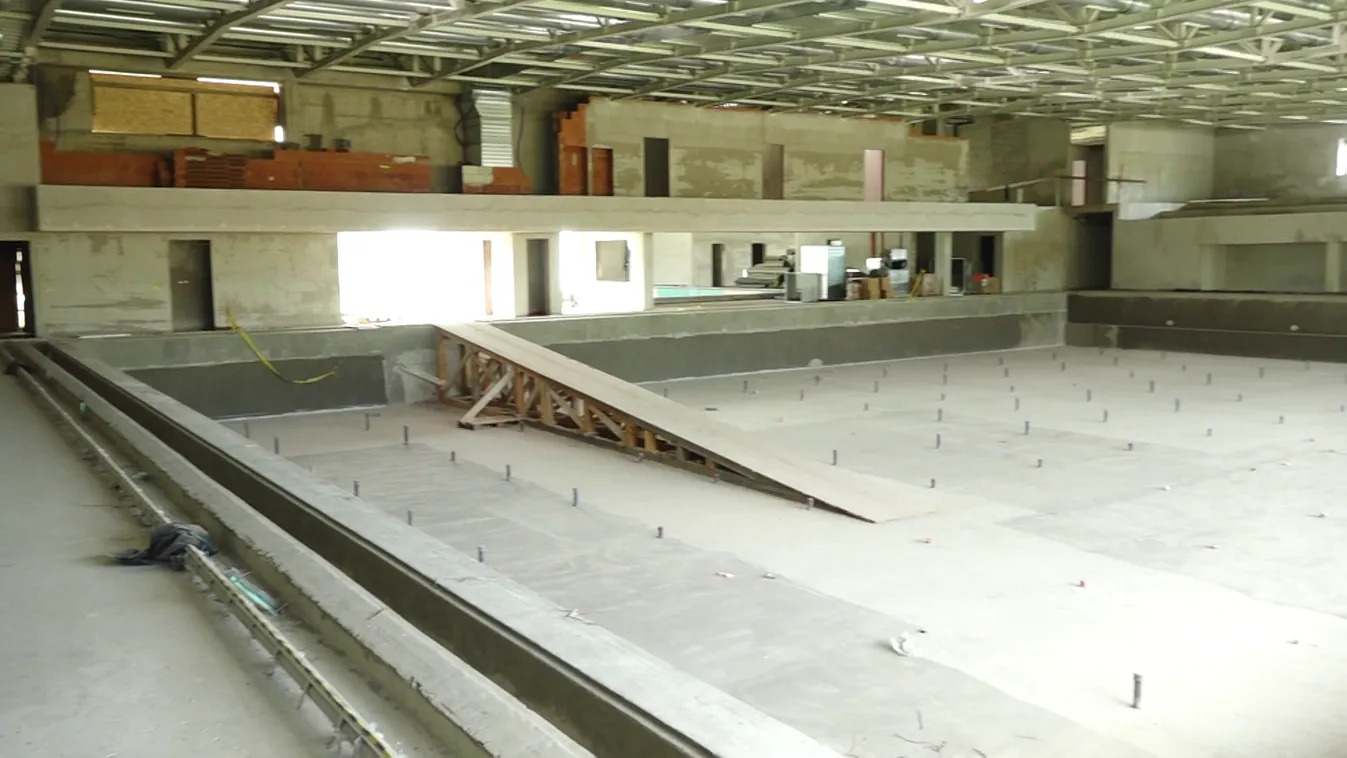 Befejezi az állam a szekszárdi uszoda kivitelezését