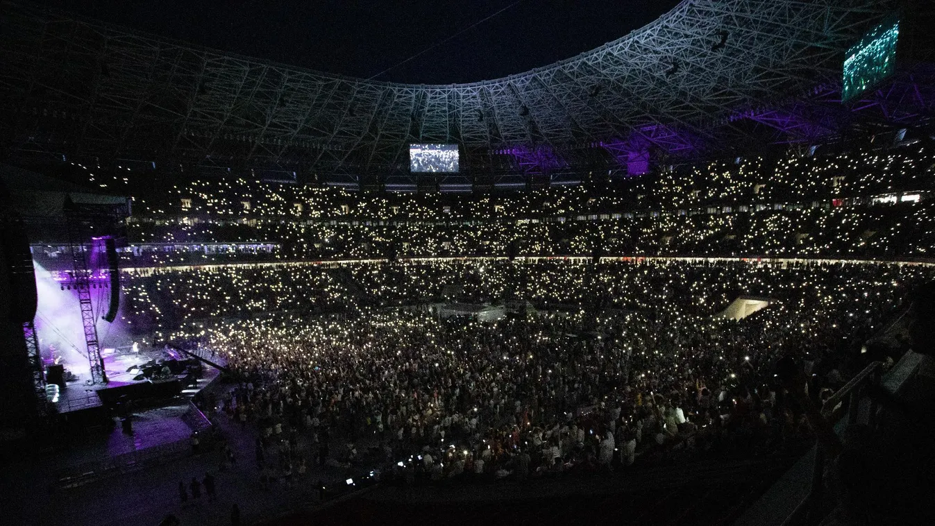 Hatalmas tömeg énekelt Istennek a nemzet új stadionjában az Ez az a nap!-on