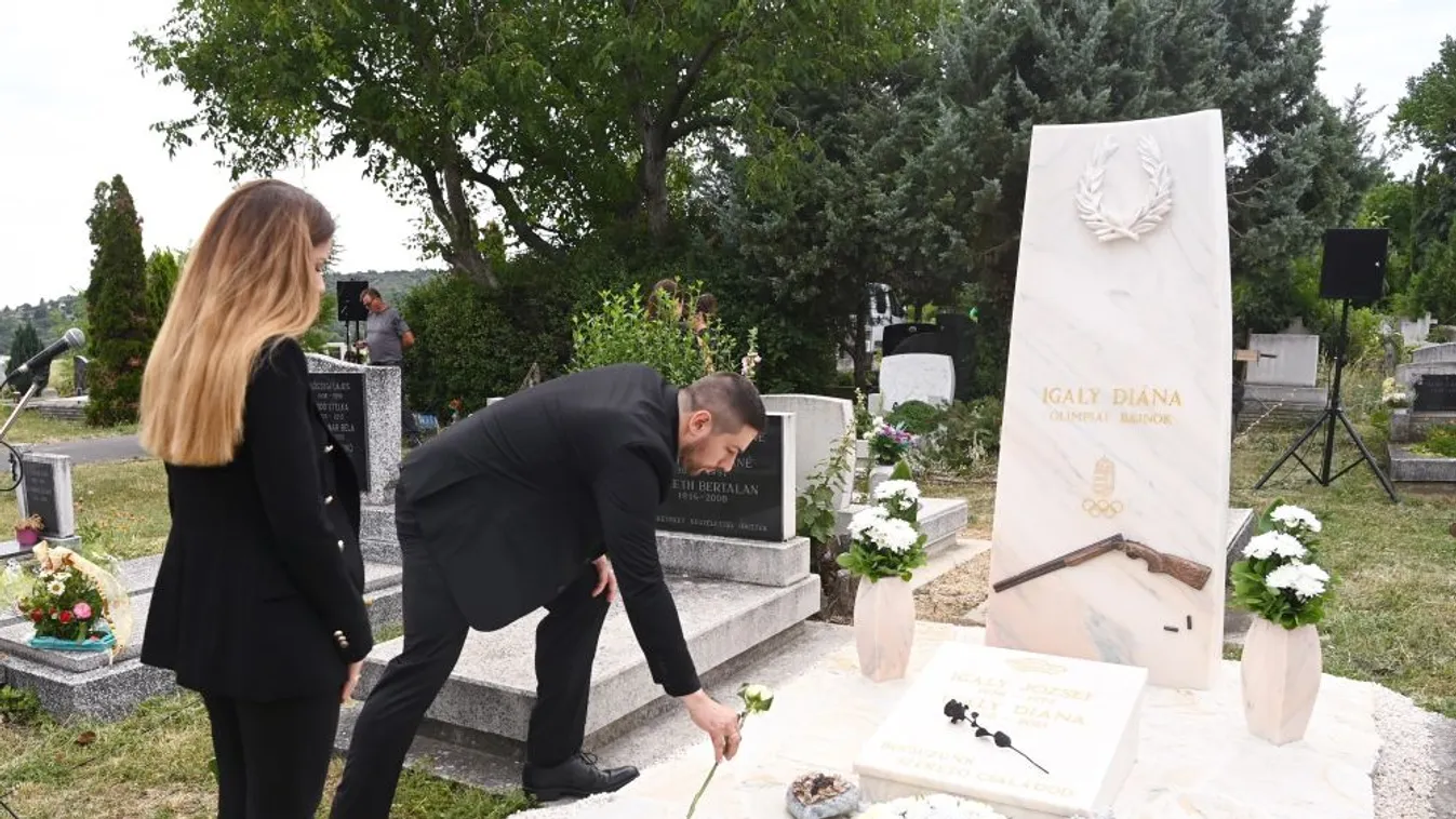 Felavatták Igaly Diána síremlékét