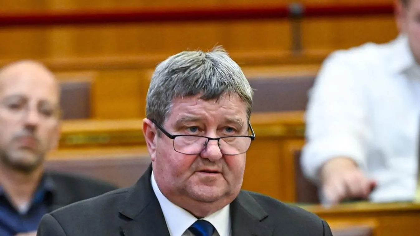 A háborús infláció miatt szükséges a katás rendszer megváltoztatása