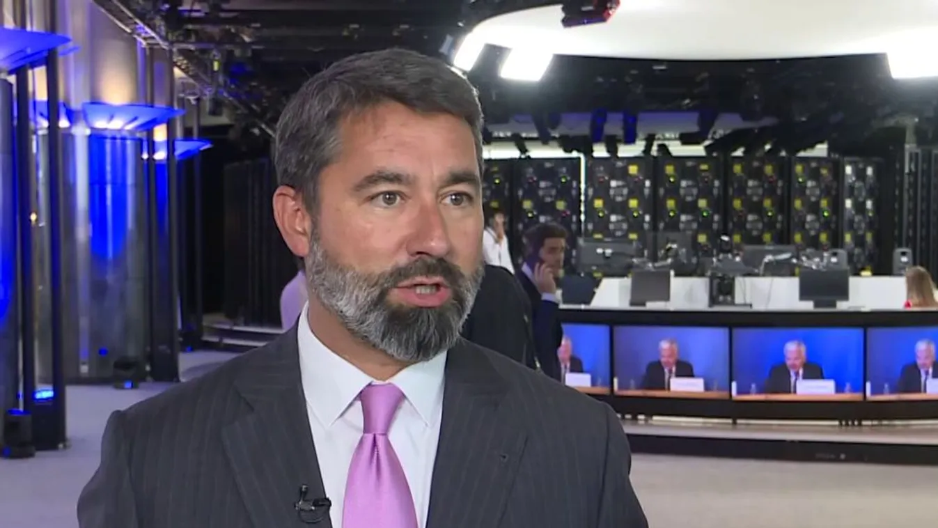 Hidvéghi Balázs: Az EP baloldali fanatikusai ott folytatják, ahol abba sem hagyták