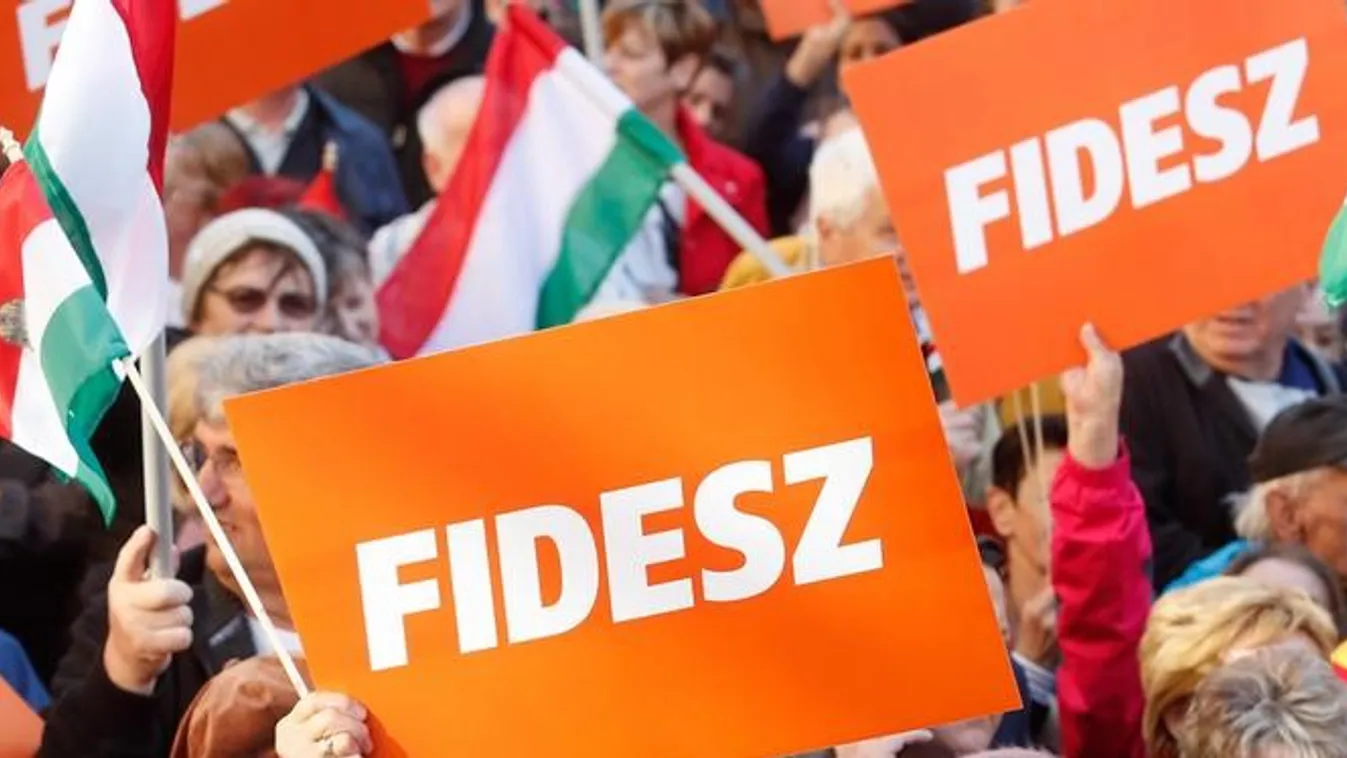 Fidesz: A baloldallal se ingyenes tankönyvek, se családtámogatások nem lennének