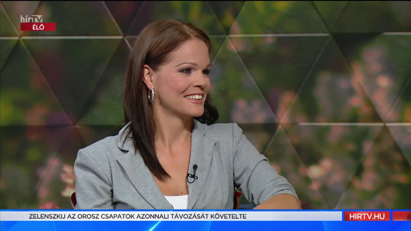  Mozaik: Feltámadás Makucsán - egy vérbeli komédia az Újszínházban