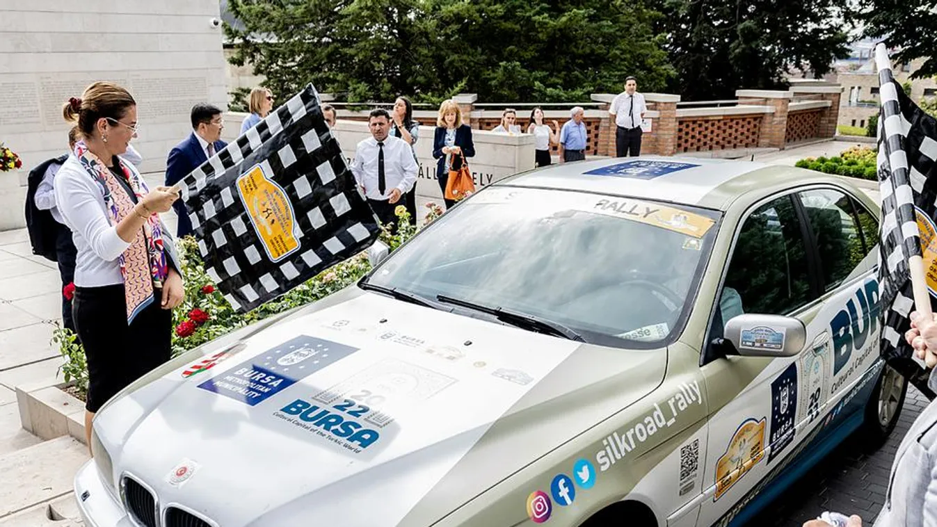 Elrajtolt Budapestről a Selyemút-rali