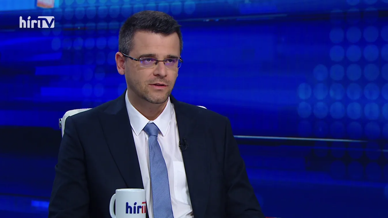 Az NGO-hajók folyamatosan folyamatosan szállítják a migránsokat az olasz partok felé