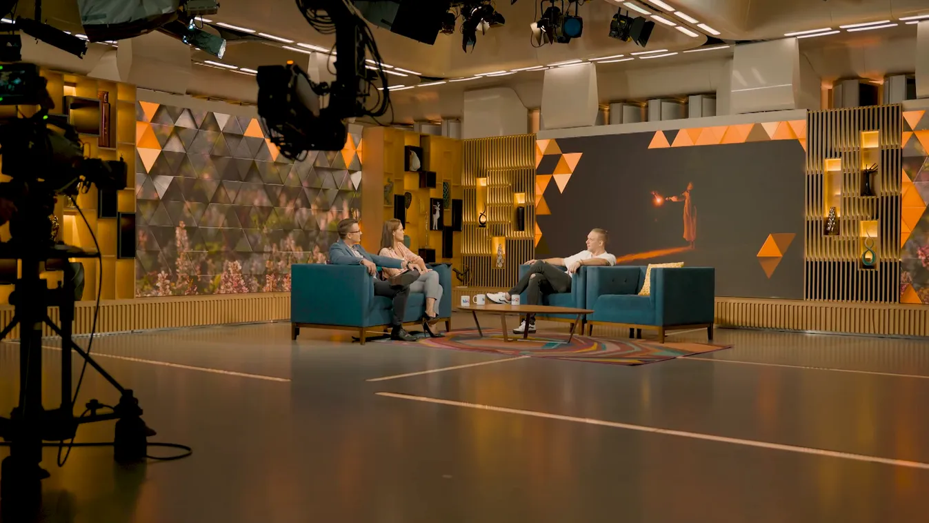 Mozaik - 1 éves a MOZAIK!