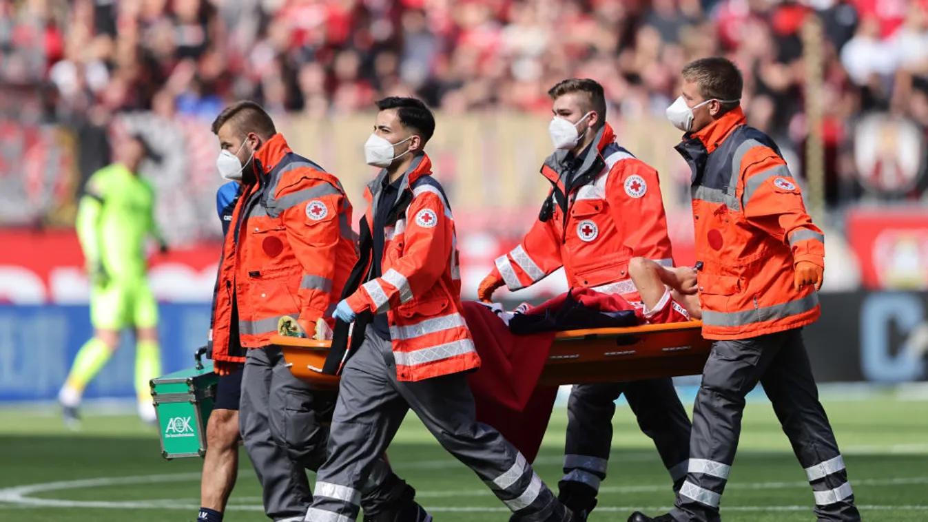 Mégis megműtik Sallai Rolandot