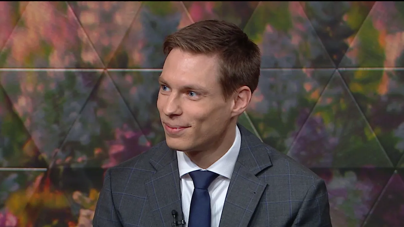 Mozaik: Hortay Olivér véleményvezér lett