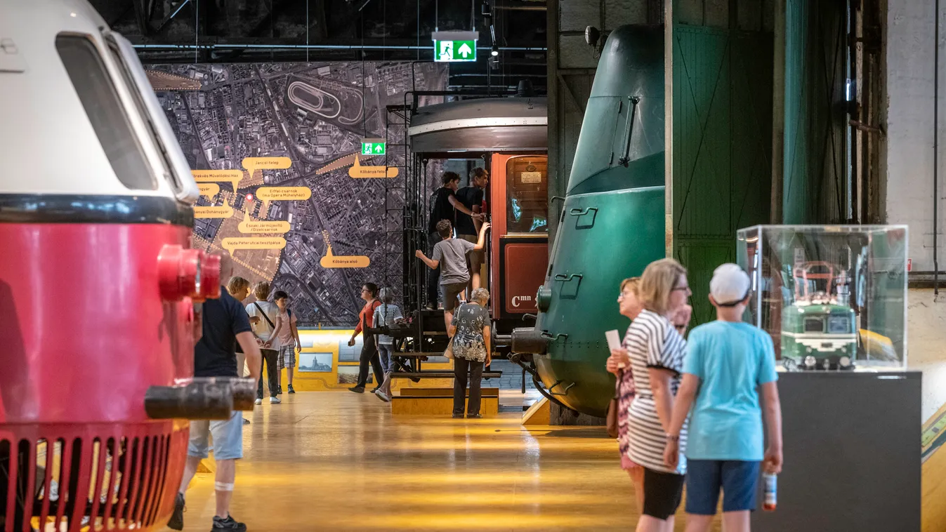 Több mint negyvenezren látogatták meg a Közlekedési Múzeum különleges járműveit bemutató időszaki kiállítását
