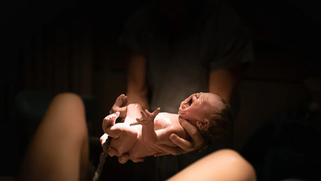 Rendőri felvezetés közben születetett meg Márton