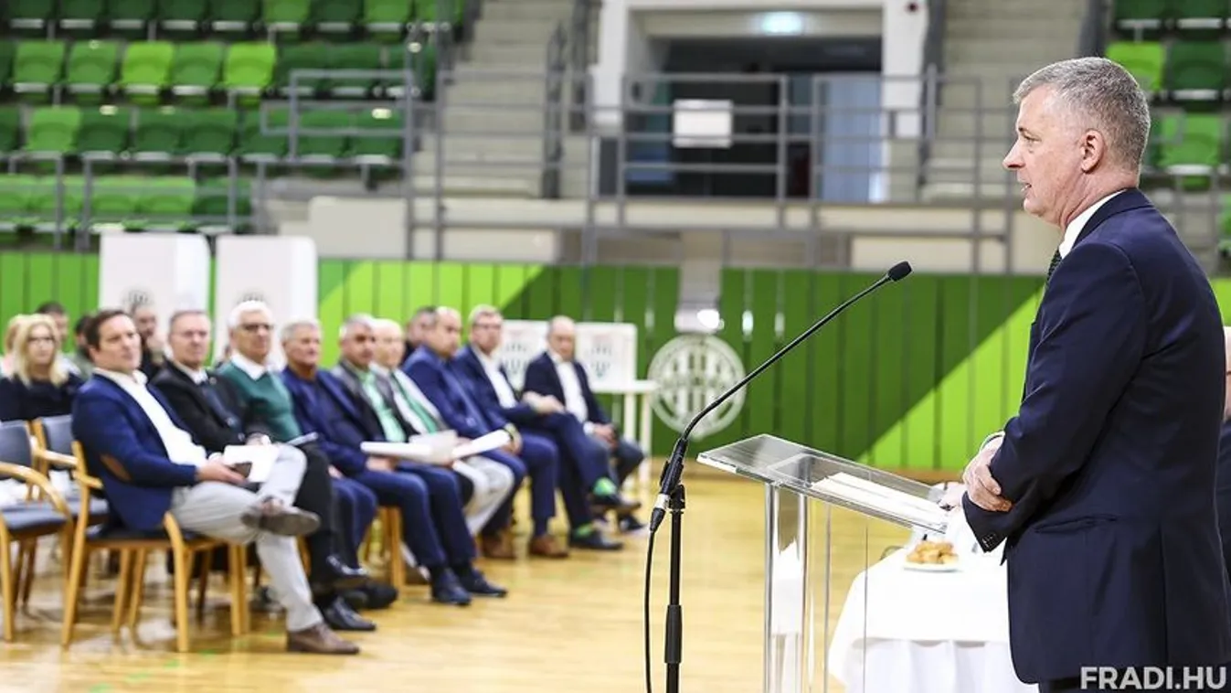 Kubatov Gábor a Fradi–Monaco meccs előtt újra elnök lett