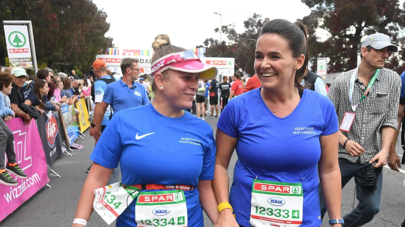 Novák Katalin fogyatékossággal élő sportolókkal futott maratont