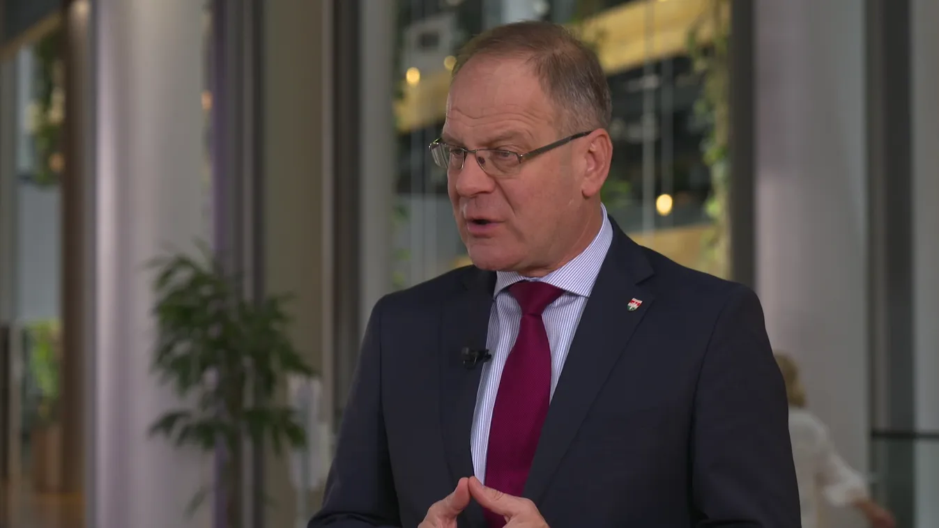 Navracsics: Megbízható partnerei vagyunk az Európai Bizottságnak