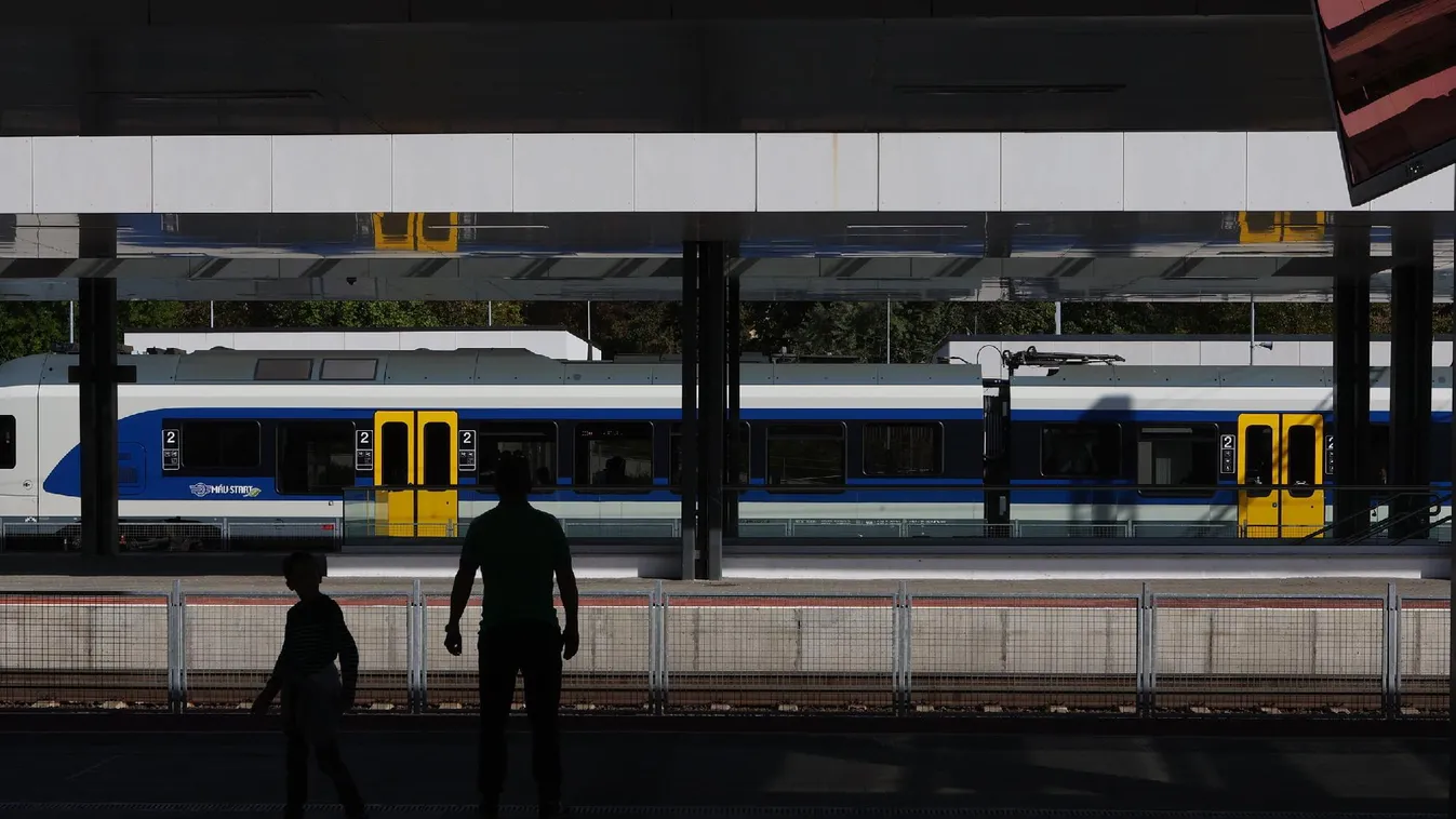 160 milliárd forintból megújult a Budapest-Hatvan vasúti vonalszakasz