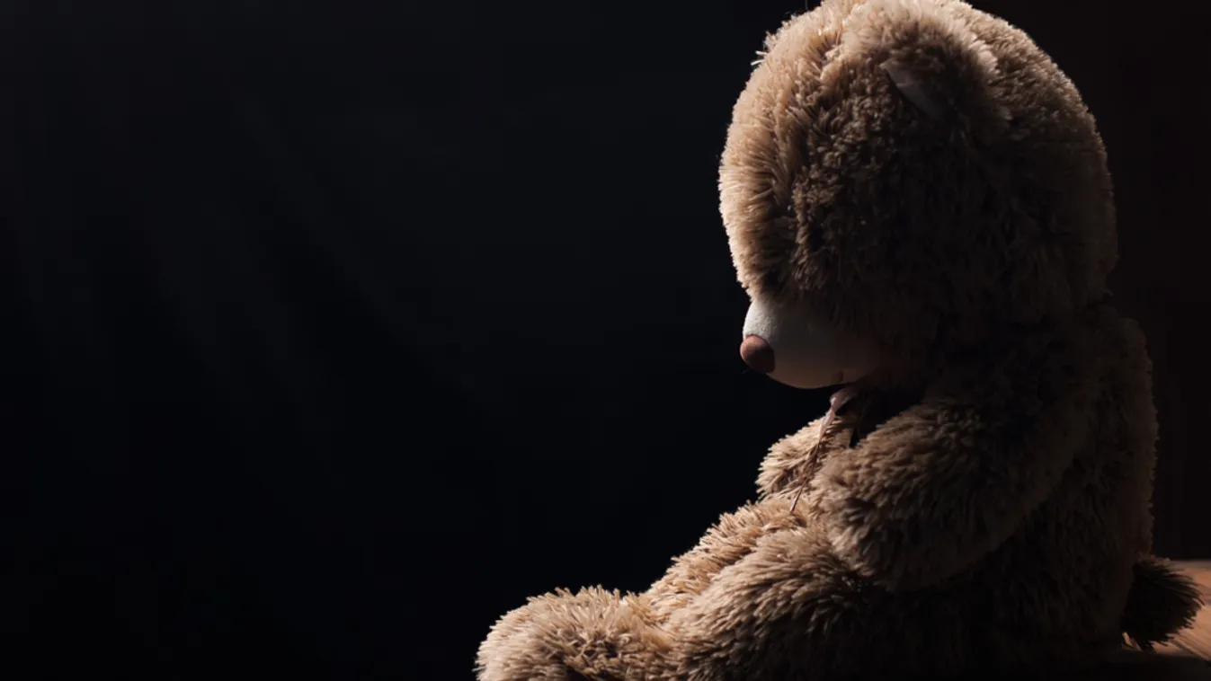 Halálra verte a rábízott kisfiút a szörnyeteg bébiszitter