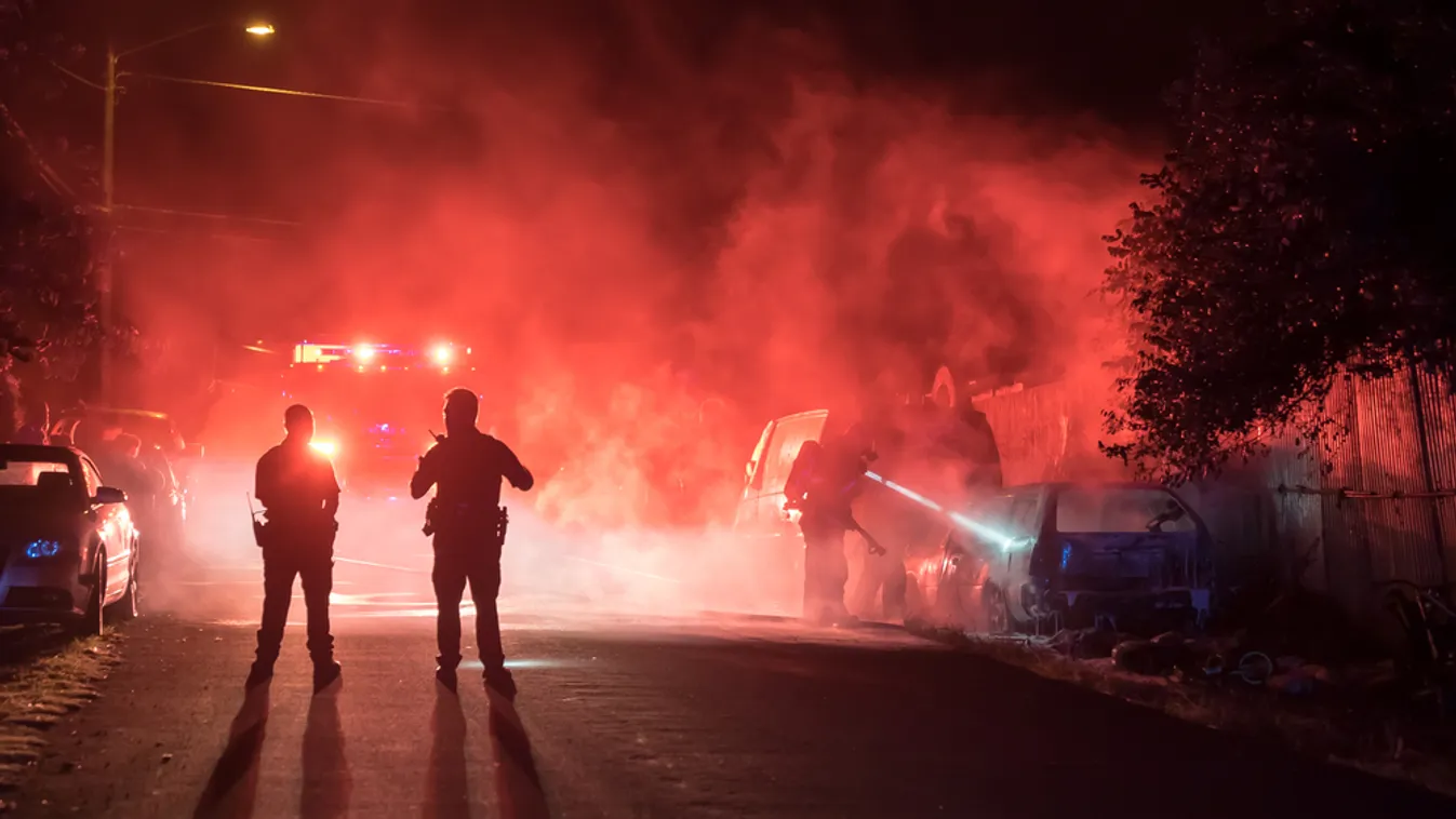 De hát én jó vagyok! - kiabálta a kislány, mielőtt megszállott anyja meggyilkolta