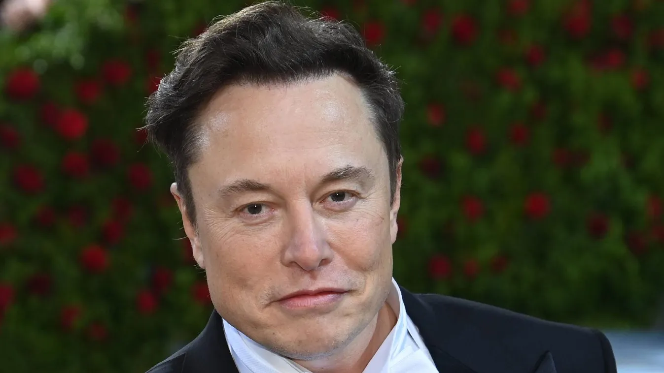 Elon Musk átvette a Twitter irányítását, és menesztett több felsővezetőt