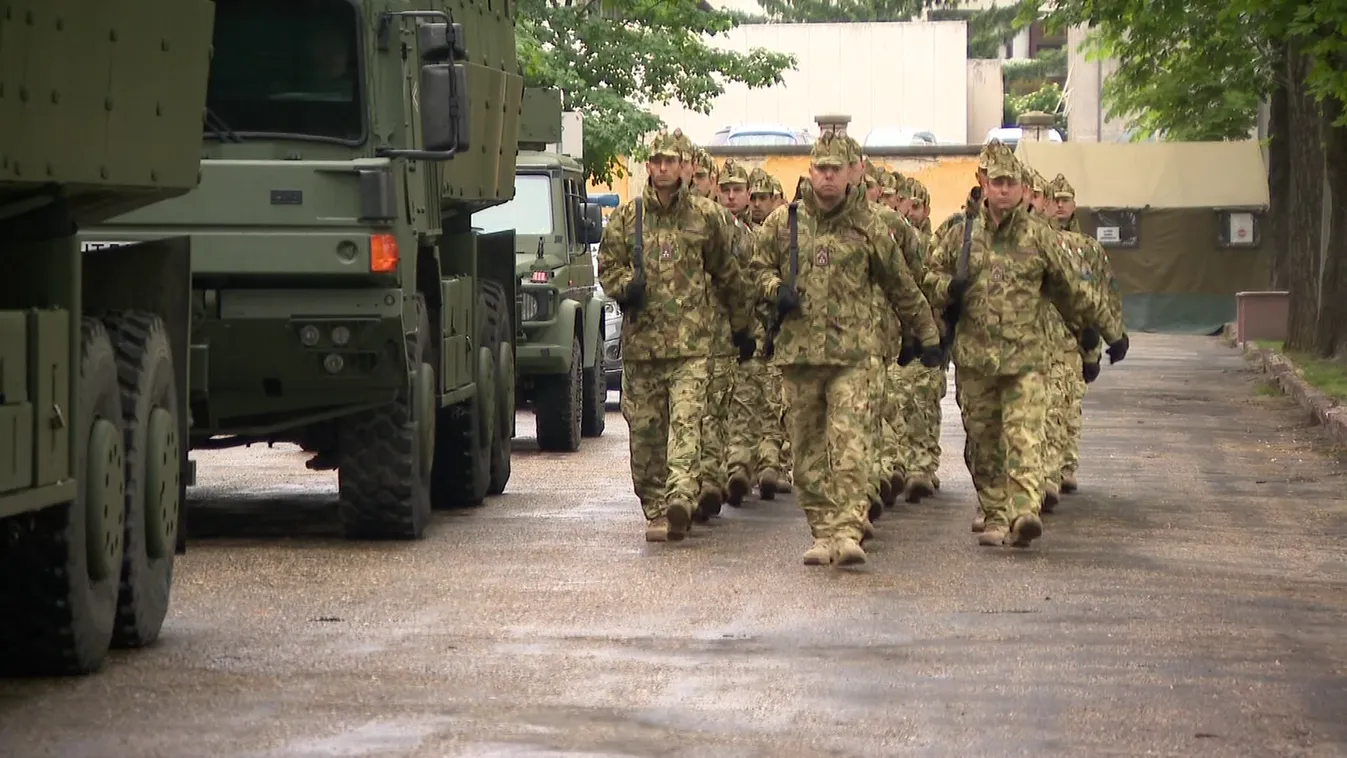 Megkapták megemelt illetményüket a katonák