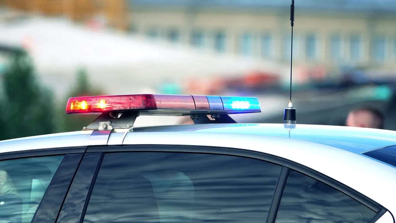 Maga hívta a zsarukat a kisfiú, akit az anyja bezárt egy VIII. kerületi lakásba