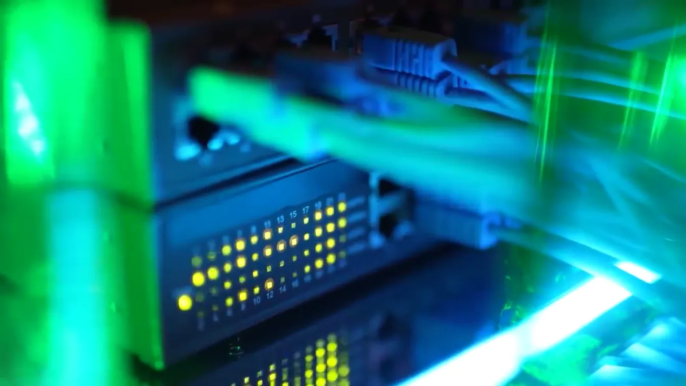 Hallgat a házkutatásokról a DatAdat