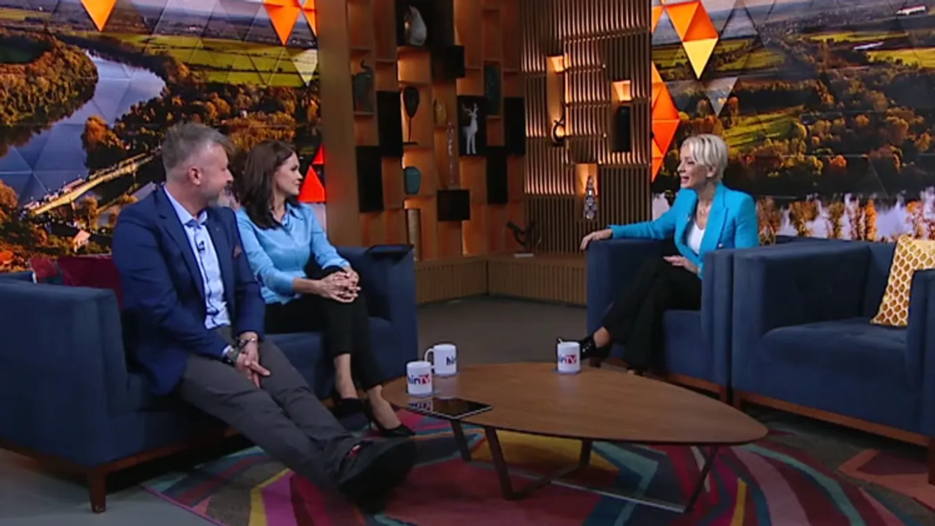 Mozaik: Párizsban állította ki az Egy lány Firenzéből c. képét Vészabó Noémi