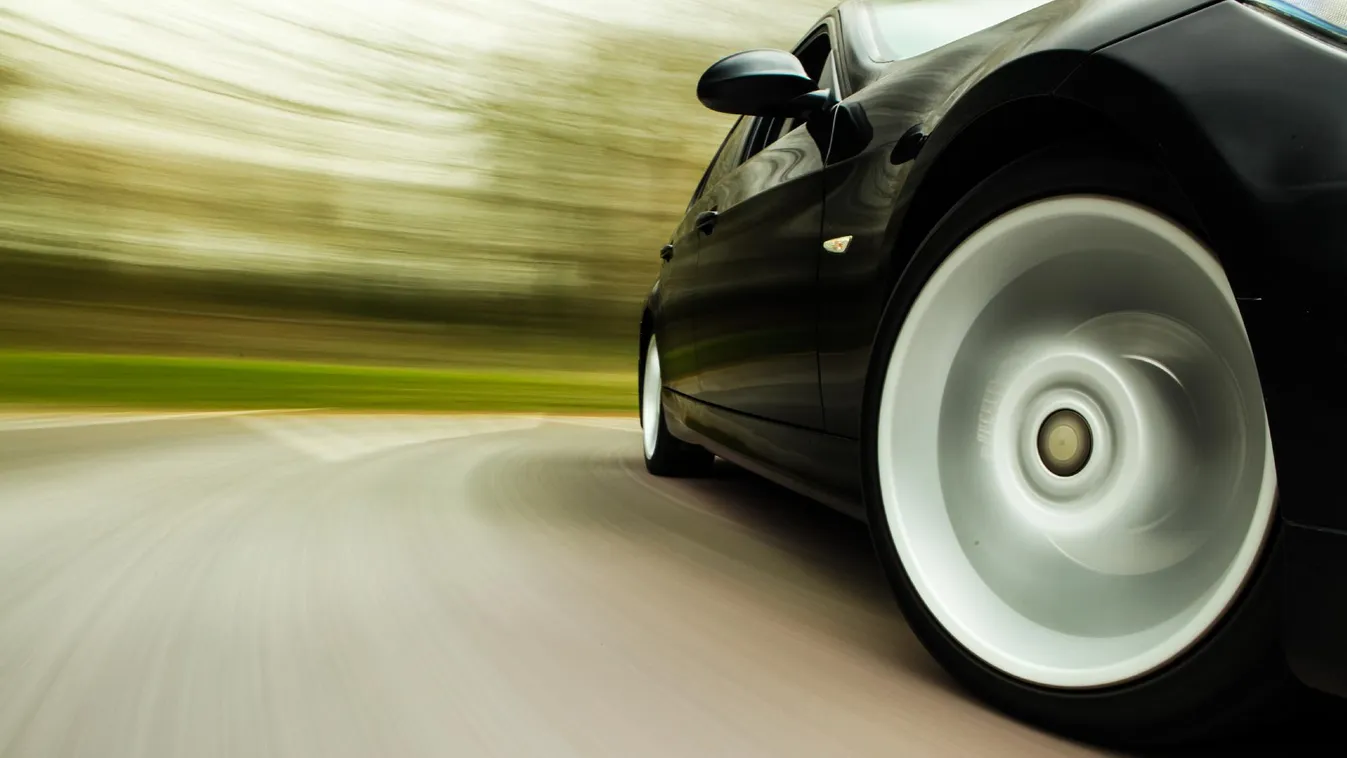 30-cal mehetett volna, csaknem 120-szal gázolta halálra a gyalogost