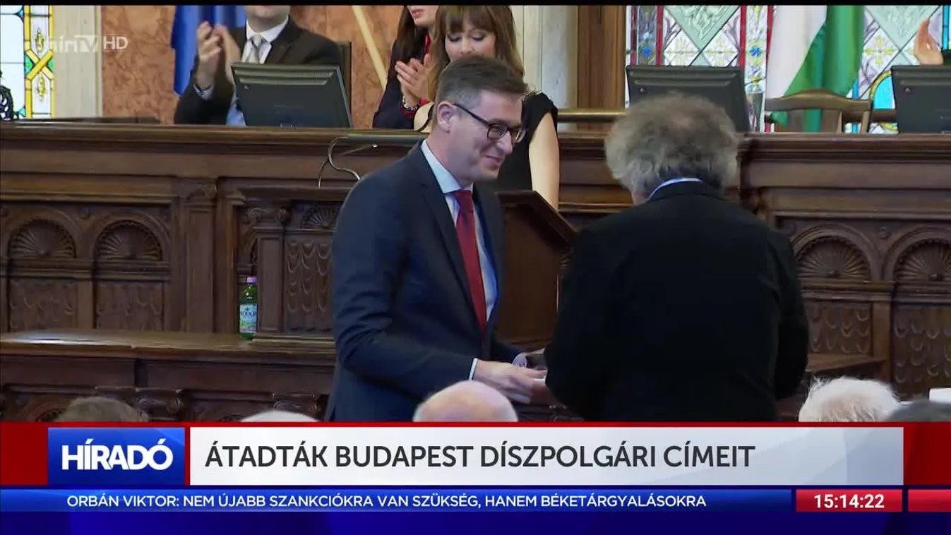 Átadták Budapest díszpolgári címeit