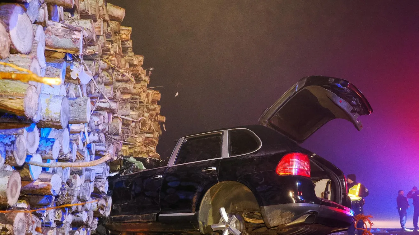 Hatalmas becsapódás lett az út vége