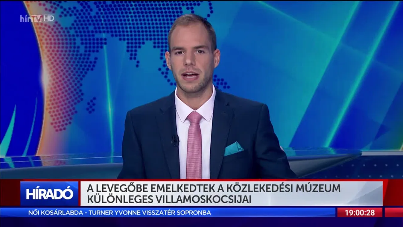 A levegőbe emelkedtek a Közlekedési Múzeum különleges villamoskocsijai