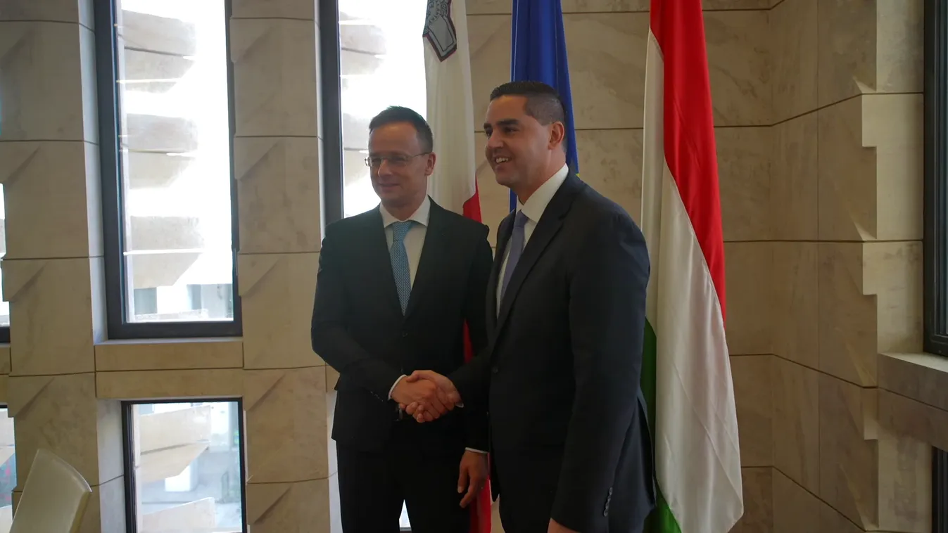 Szijjártó: Brüsszel politikája miatt növekszik a migrációs nyomás Európában