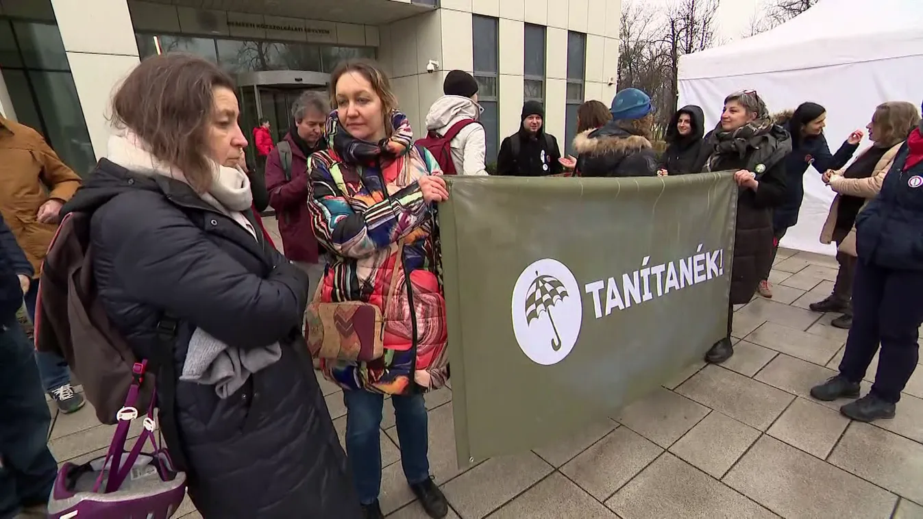 A belügyminiszter egyeztetett a tanárokkal