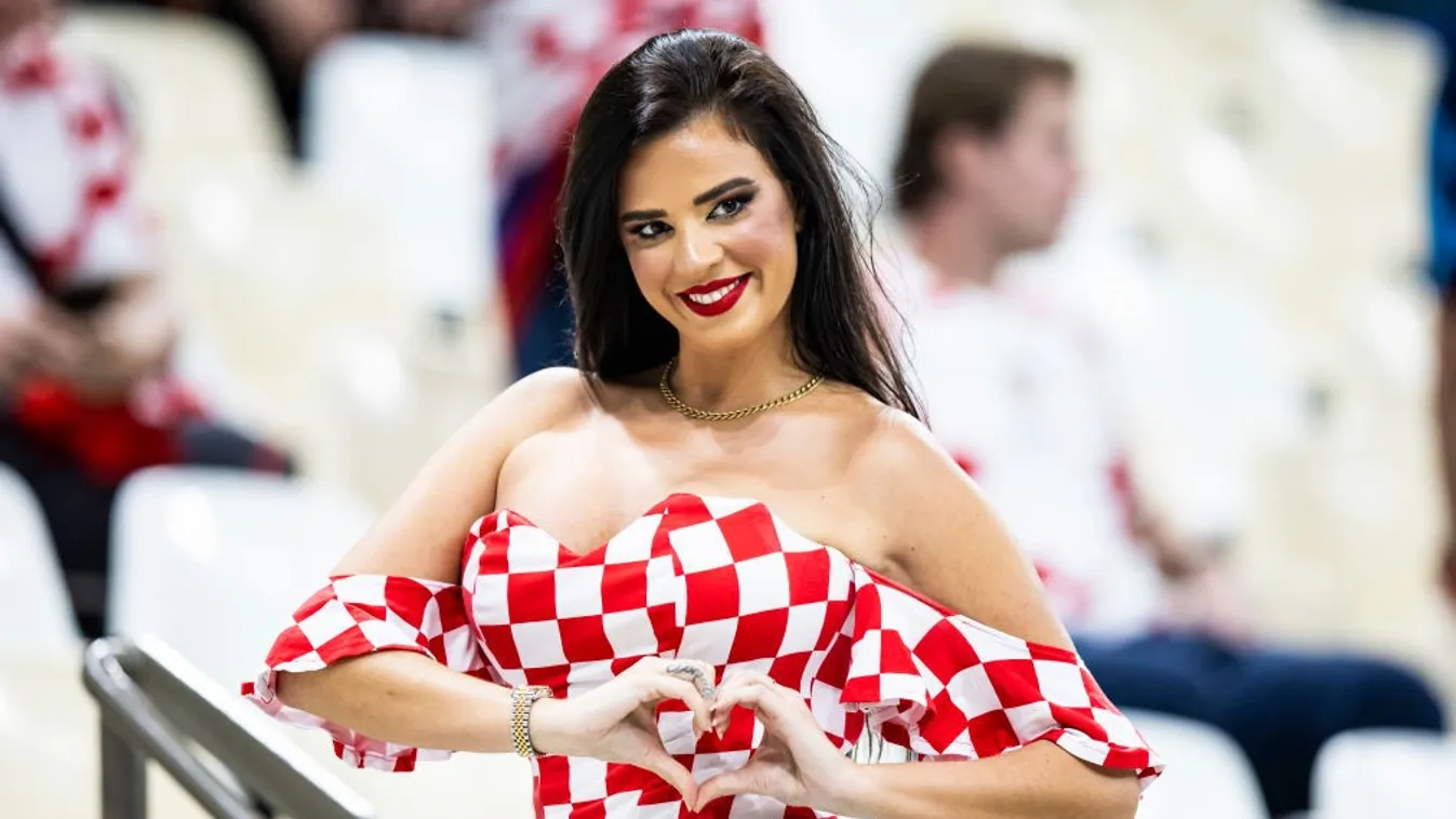 A horvát szupermodell a vb-döntő elején is elvitte a show-t