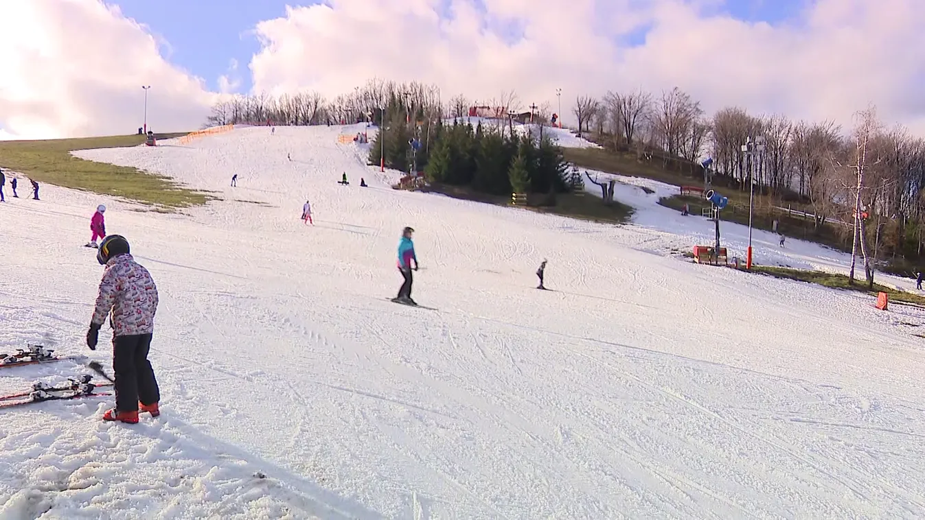 A mátraszentistváni sípark teljes gőzzel üzemel