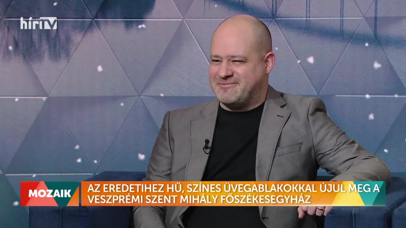 Mozaik - Az eredeti hű, színes üvegablakokkal újul meg a veszprémi Szent Mihály Főszékesegyház