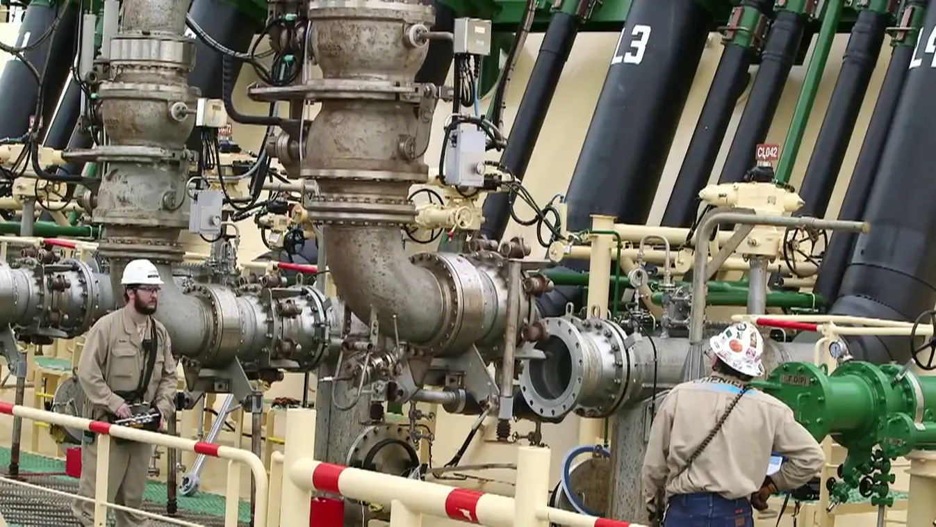 Gigantikus pénzekhez jutnak a gázóriások