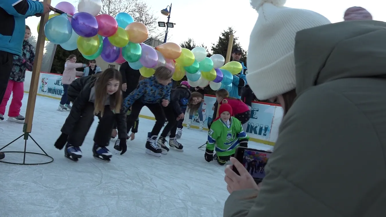 Limboverseny a balatonboglári jégpályán