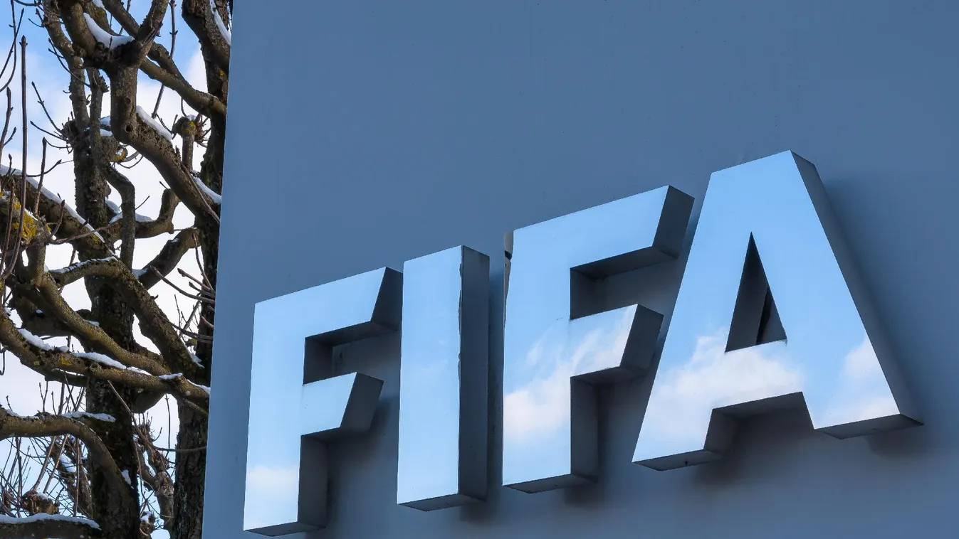 FIFA-gála - Messi és Mbappé versenyben az év legjobbja címért, Ronaldo nincs a listán